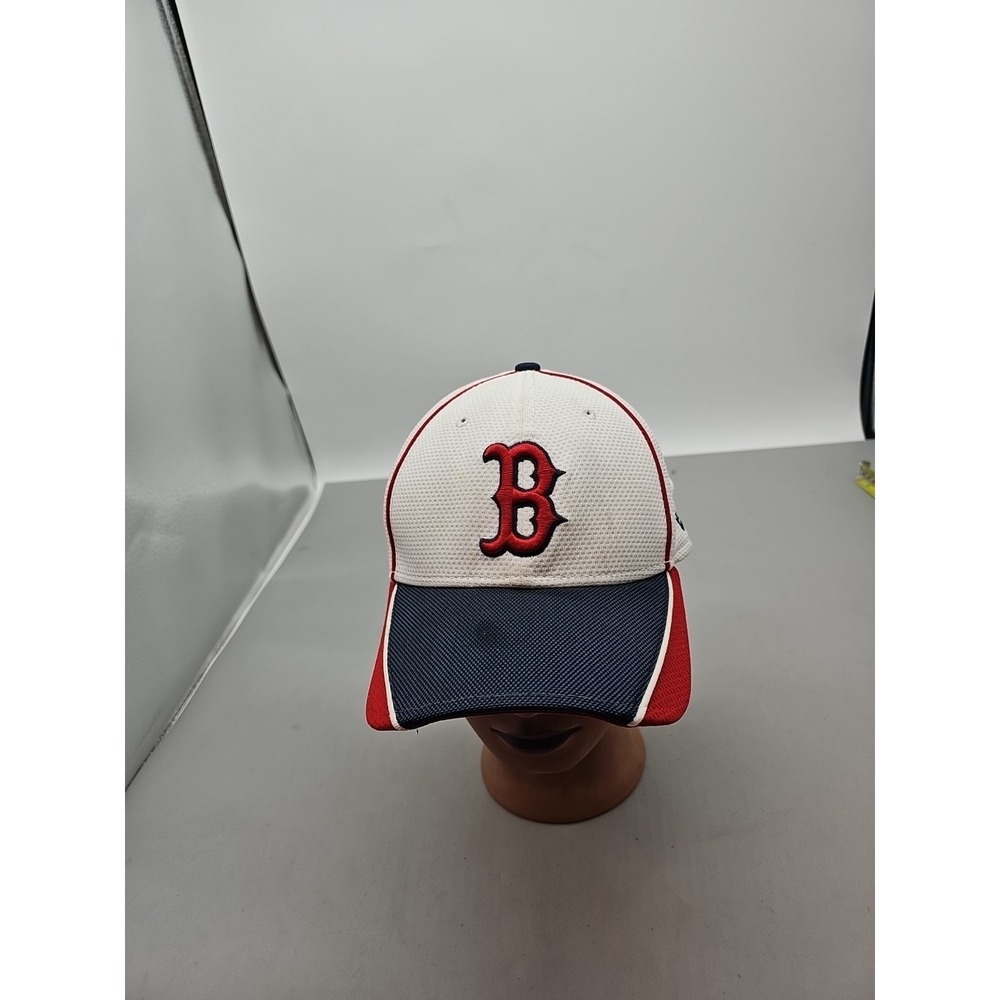 Boston Red Sox Baseball Hat New Era Small/ Medium GENUINE MERCHANDISE White/Blue